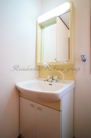 洗面設備　身支度に欠かせない独立洗面台♪