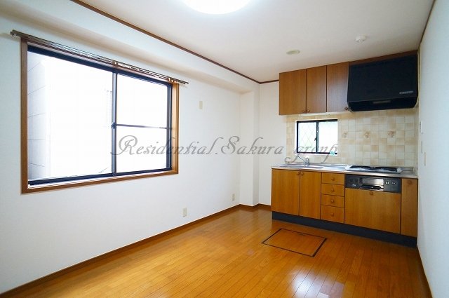 居室・リビング　開放感のあるゆったりとしたお部屋です♪