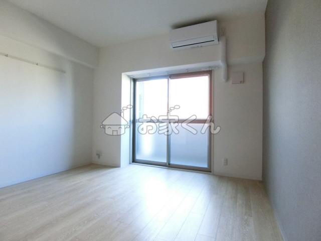 居室・リビング　室内