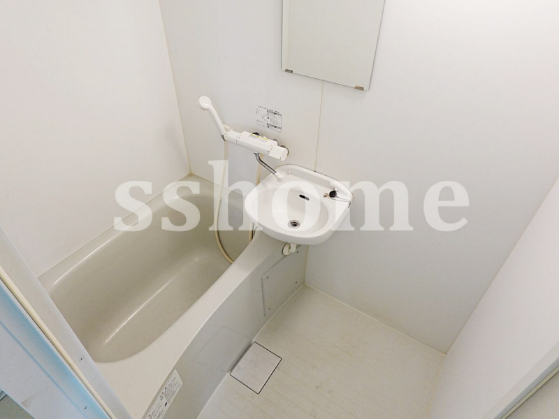 バス・シャワールーム　一体型浴槽でお手入れ楽々