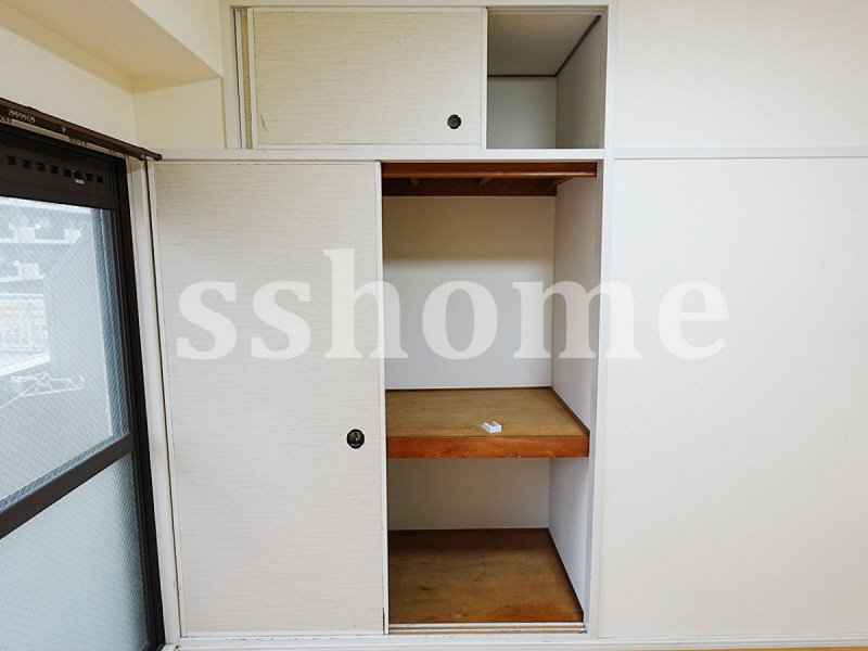 収納　大きな押入