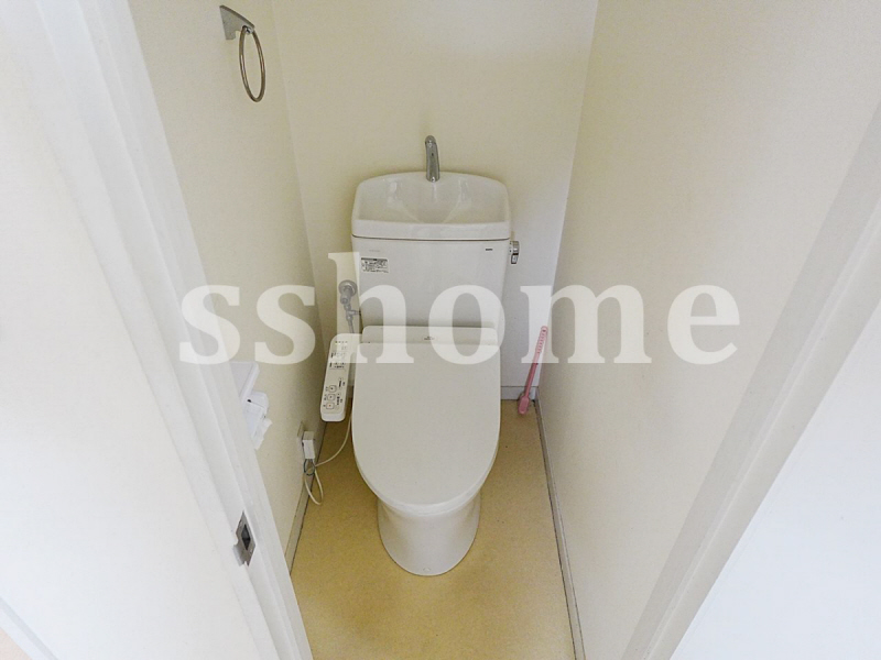 トイレ　温水洗浄便座