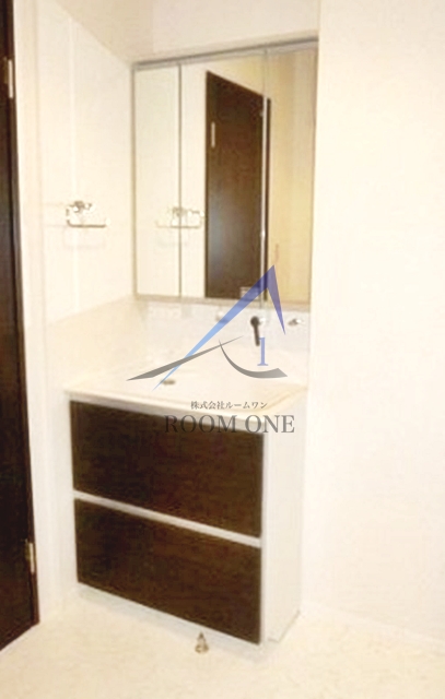 洗面設備　独立洗面台です。