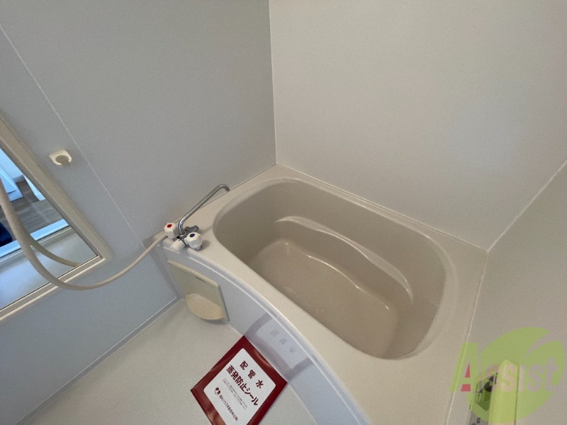 バス・シャワールーム　綺麗な浴室で日々の疲れもしっかり取れそうですね。