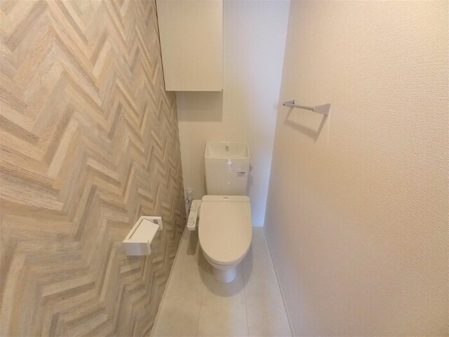 トイレ　温水洗浄暖房便座