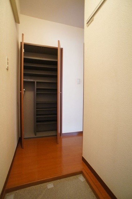 玄関　※リフォーム中のため同棟別室写真