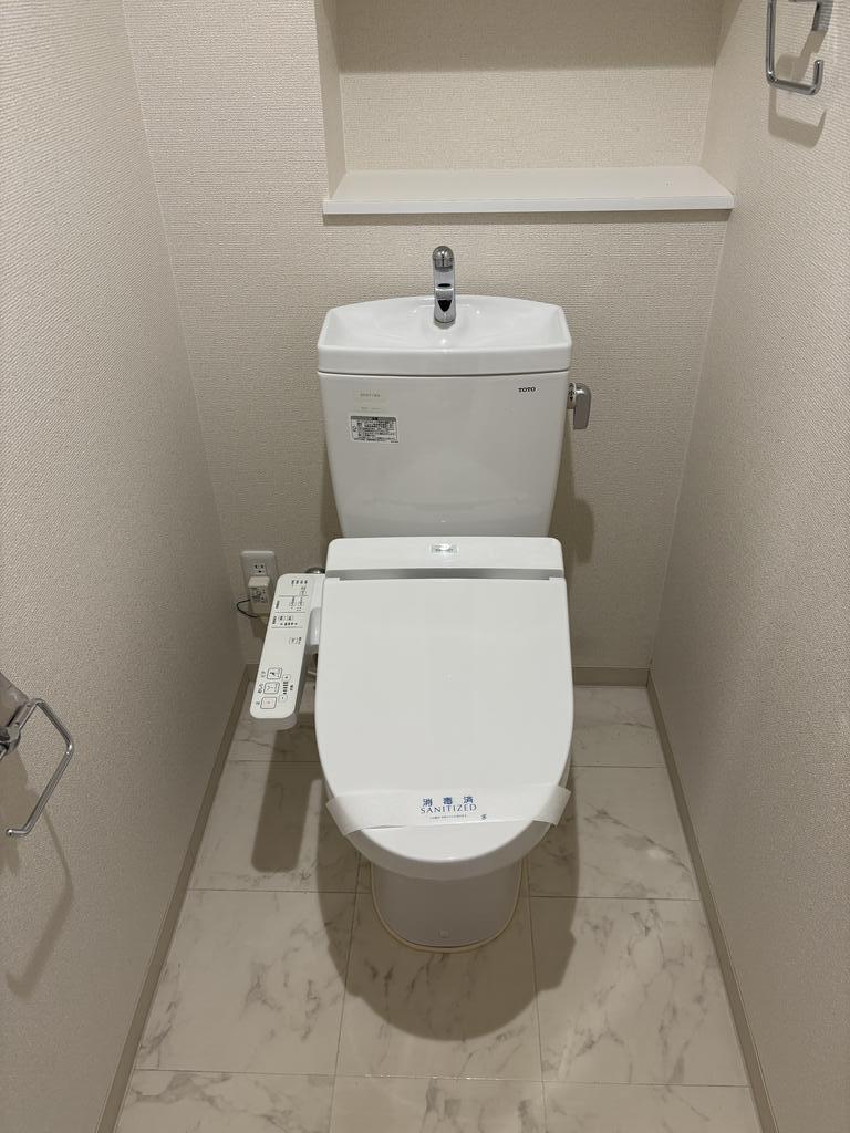 トイレ　※掲載写真は同タイプの別居室のものです。
