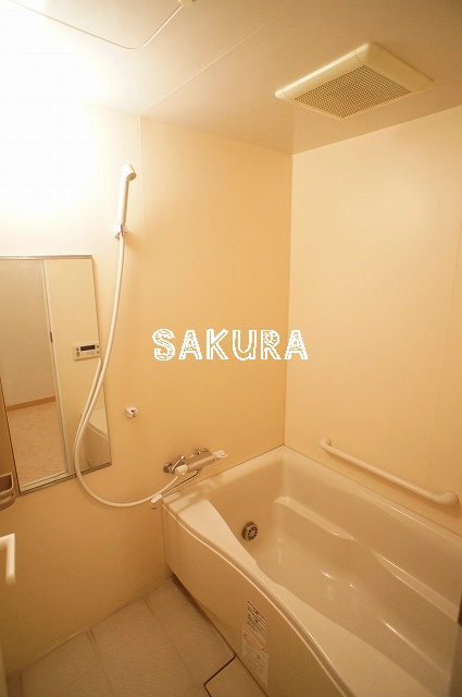 バス・シャワールーム　日々の疲れを癒すお風呂です♪