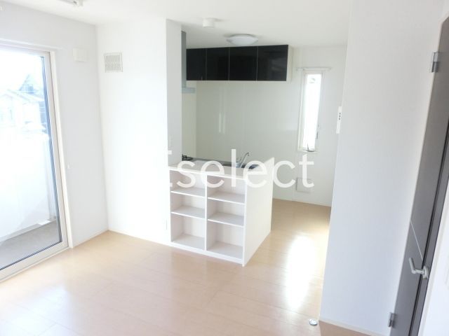 その他部屋・スペース　別の角度から見たリビングです