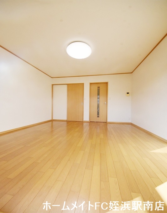 居室・リビング　★洋室８帖とゆったり♪★参考写真