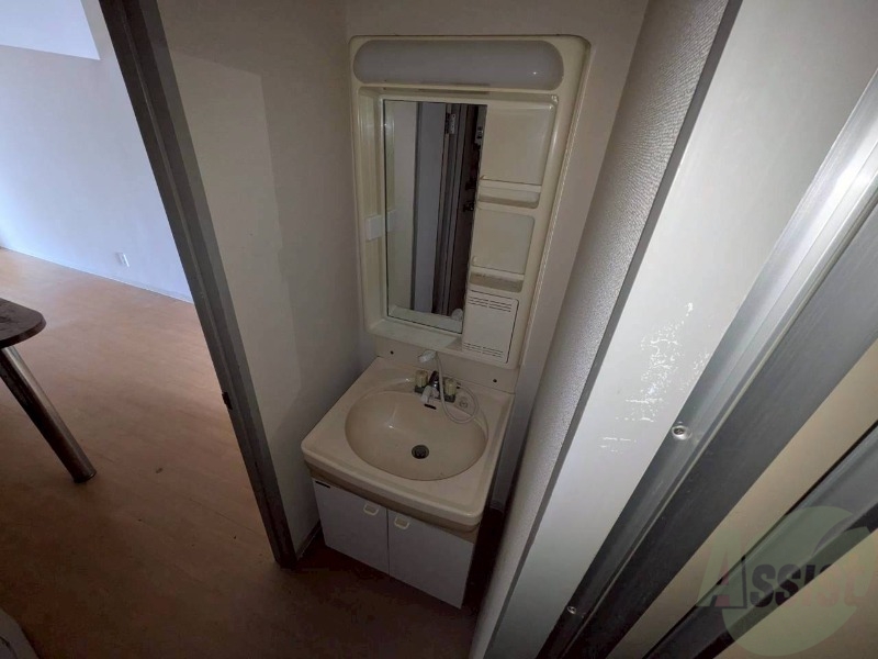 洗面設備　こちらに洗面台があります。朝の洗顔はこちらで。