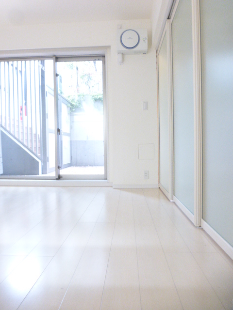 居室・リビング　内観