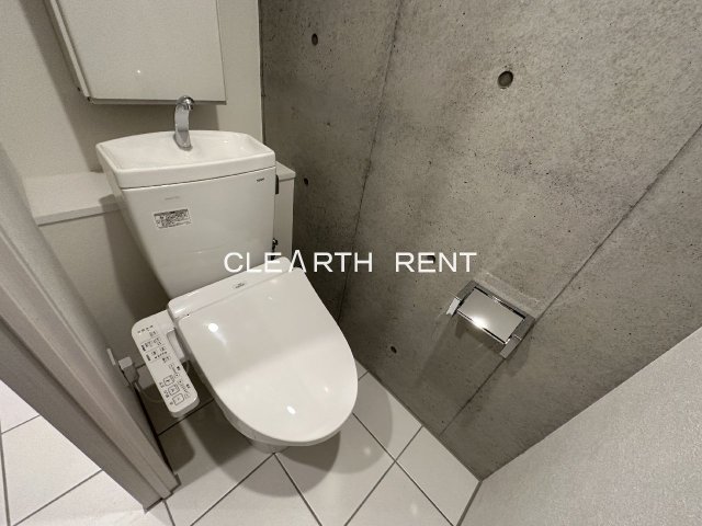 トイレ　同タイプ別住戸写真となります。現況と異なる場合がございます。