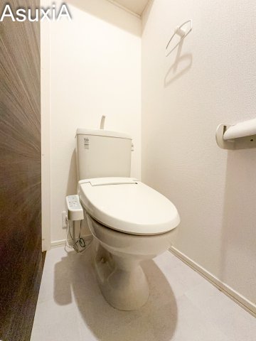 トイレ　同タイプ間取りの別部屋写真です。