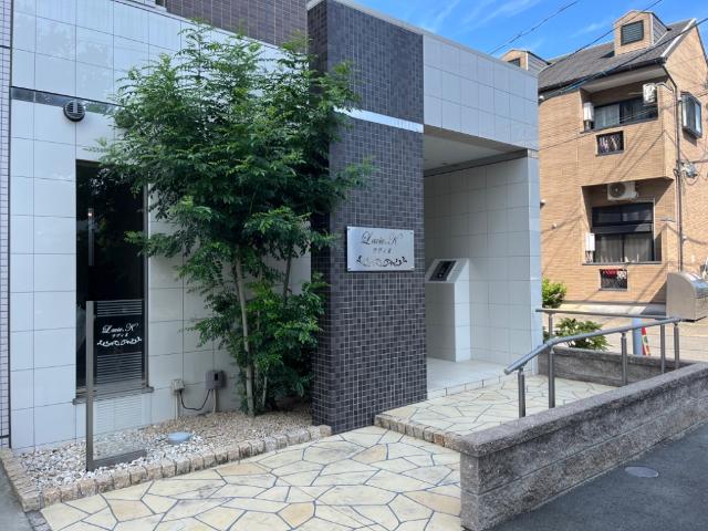 エントランス　外観写真（昼）