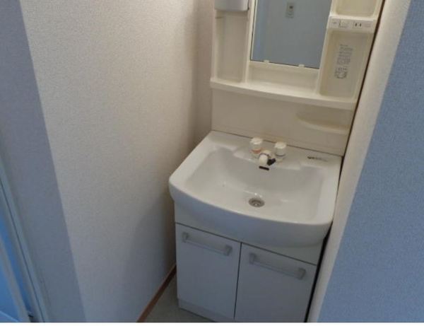 洗面設備　※別間取り参考写真