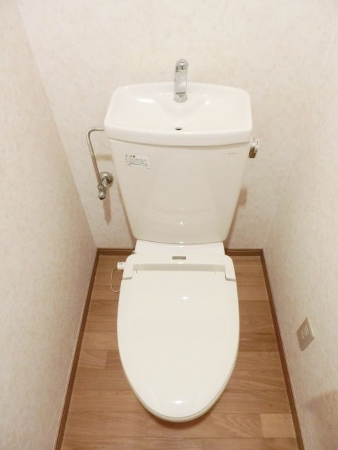 トイレ　シンプルなトイレです