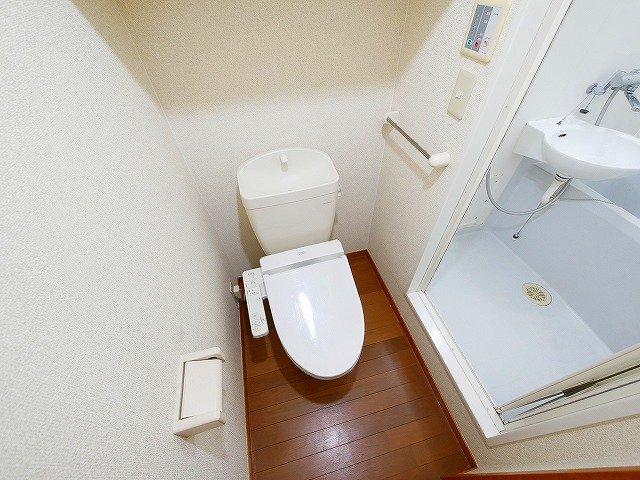 トイレ　落ち着いたトイレです