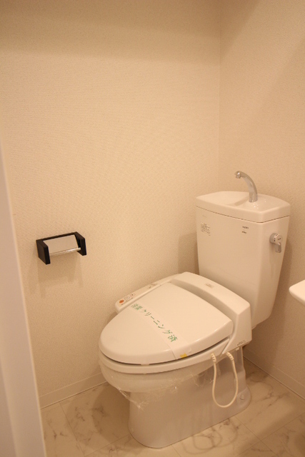トイレ　※写真は他号室です
