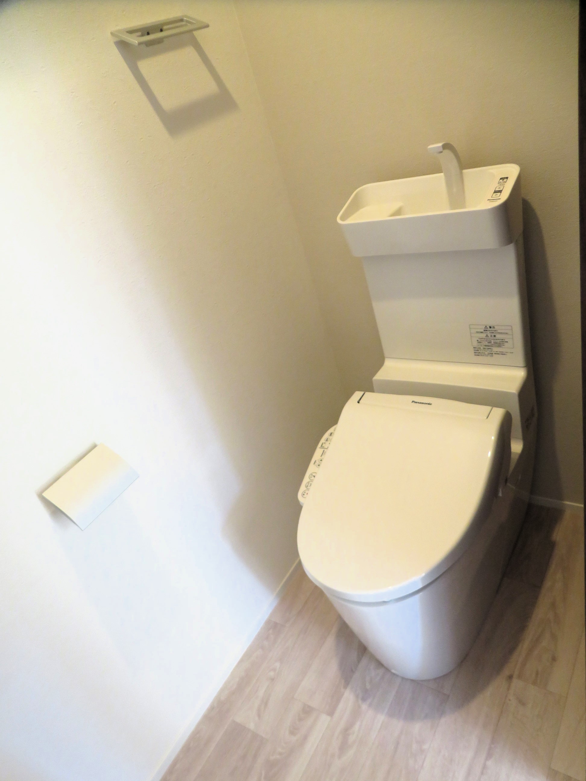 トイレ　ウォシュレットトイレ付。1階と2階にトイレがございます