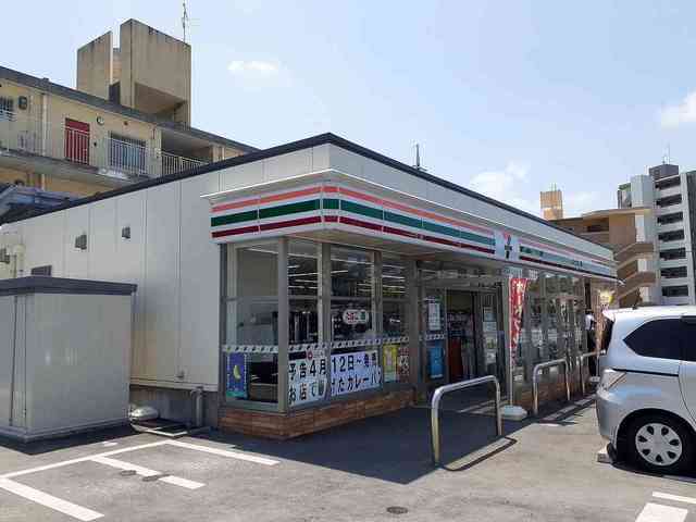 コンビニ　セブンイレブン那覇銘苅３丁目（コンビニ）まで800m