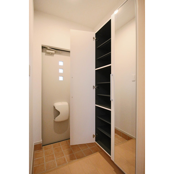 収納　同じ建物の別の部屋