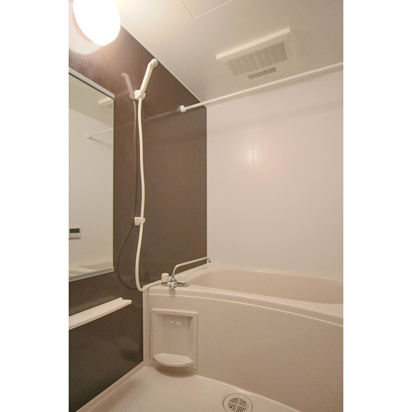 バス・シャワールーム　同じ建物の別の部屋