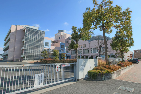 小学校　岡山市立操明小学校（小学校）まで1017m