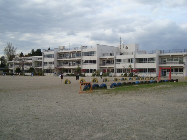 その他　大和町立吉岡小学校（その他）まで520m