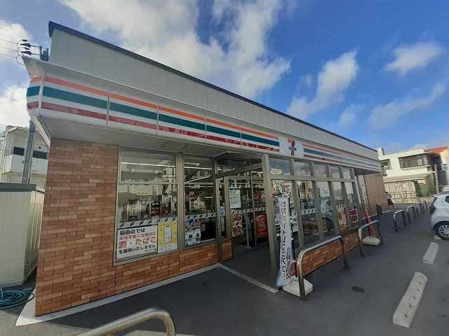 コンビニ　セブンイレブン南城大里稲嶺店（コンビニ）まで860m