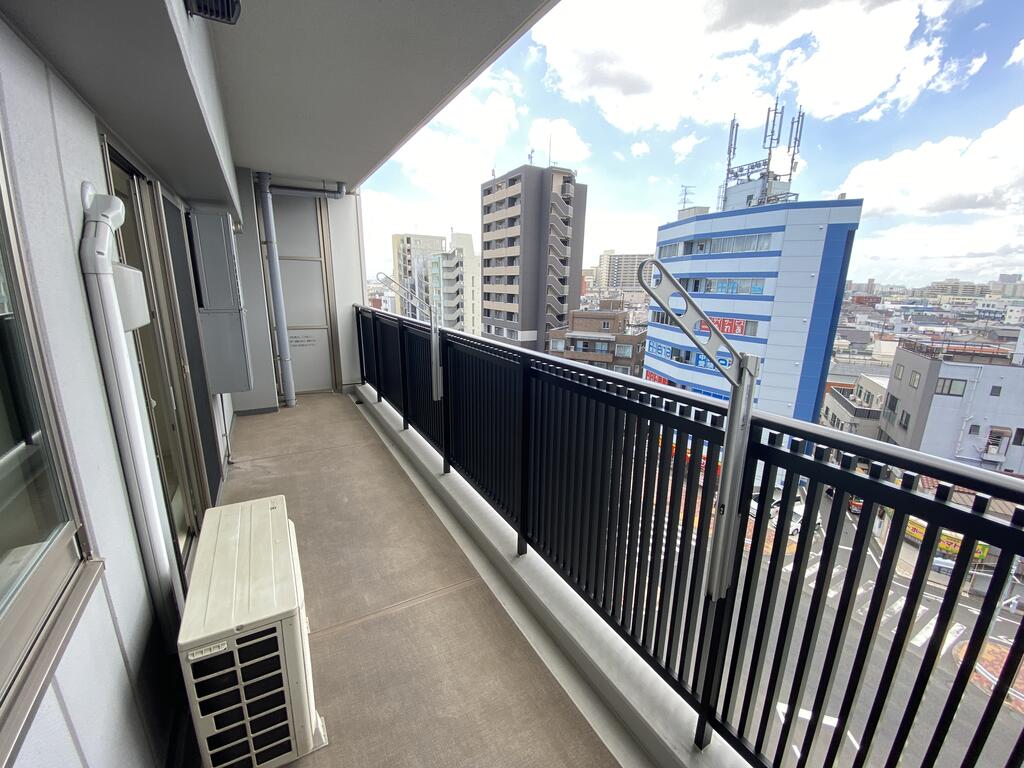 バルコニー　※こちらは６F部分の眺望です。