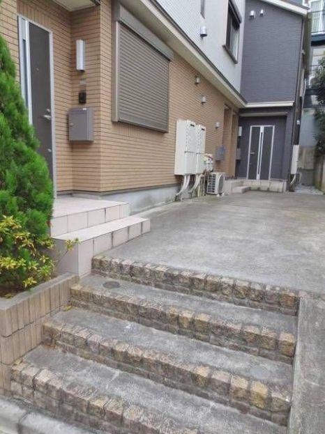 エントランス　弊社は都内全域の物件をご紹介可能です！