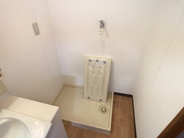 洗面設備　掲載写真は同型モデルを掲載しており実際のお部屋と仕様等が異な