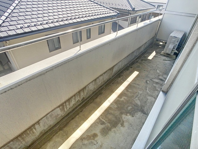バルコニー　掲載写真は同型モデルを掲載しており実際のお部屋と仕様等が異な
