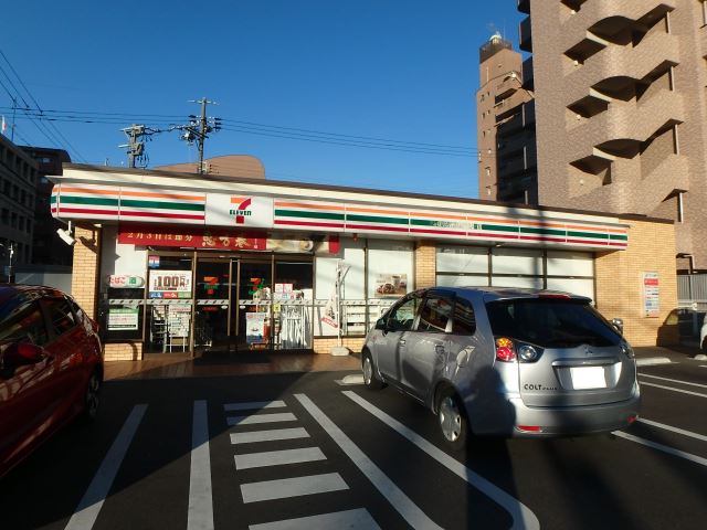 コンビニ　セブンイレブン（コンビニ）まで140m