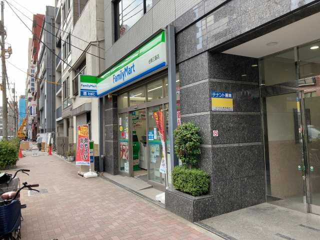 コンビニ　ファミリーマート台東三筋店（コンビニ）まで14m