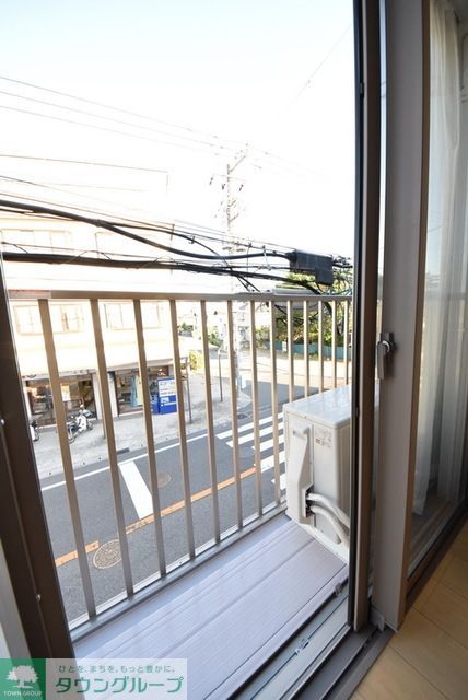 眺望　全面は道路なので景色は開けています
