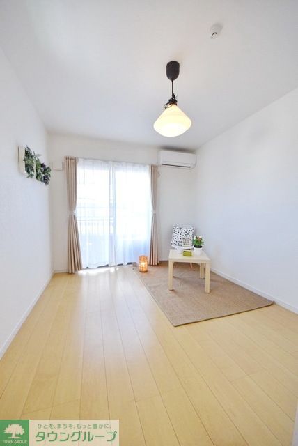 居室・リビング　明るいお部屋です