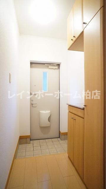 玄関　シューズボックスがあります