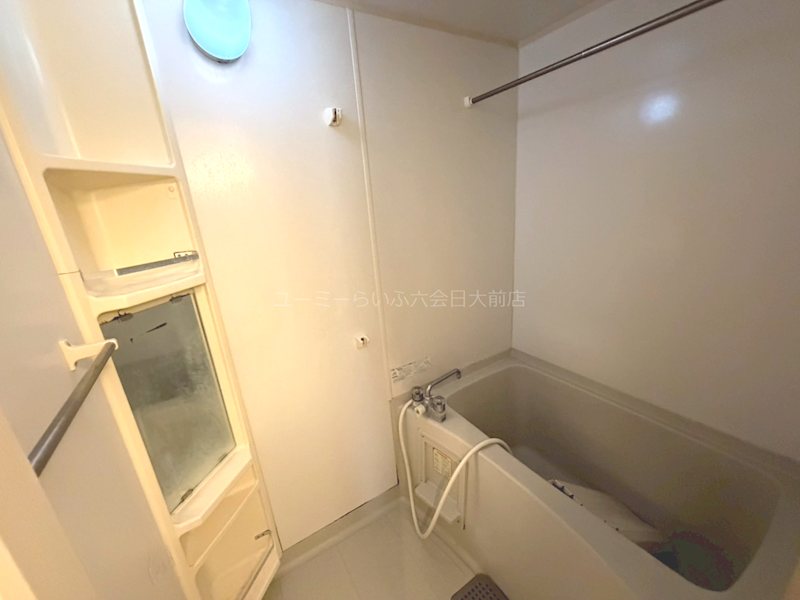 バス・シャワールーム　※同建物角部屋参照
