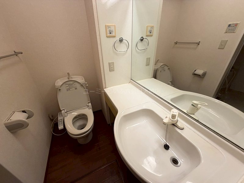 トイレ　※同建物角部屋参照※同建物角部屋参照