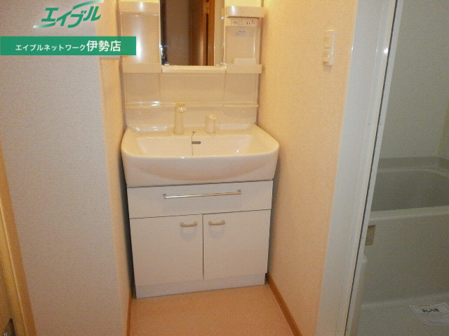 洗面設備　同型参考写真