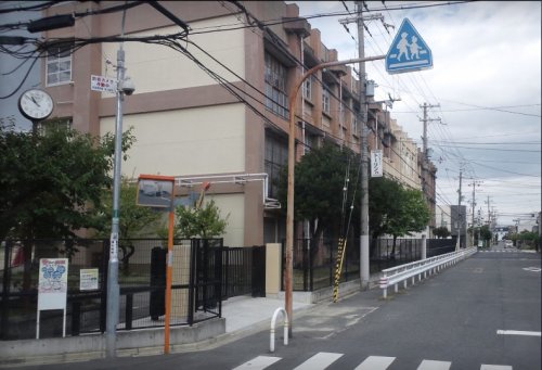 中学校　東大阪市立長瀬中学校（中学校）まで148m