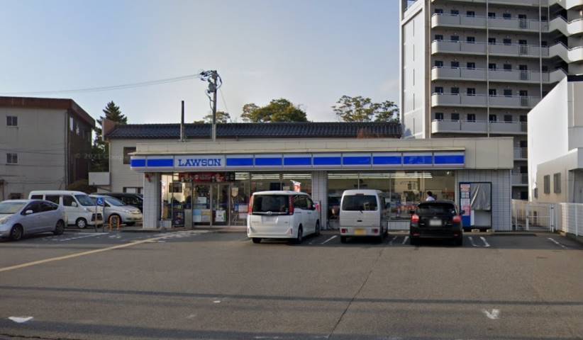 コンビニ　ローソン鳥取天神町店（コンビニ）まで817m