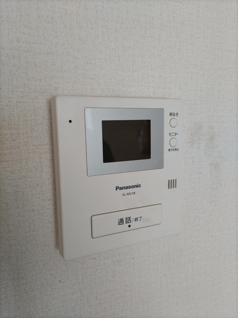 セキュリティ　★モニター付きインターホン★※クリーニング前の写真です。