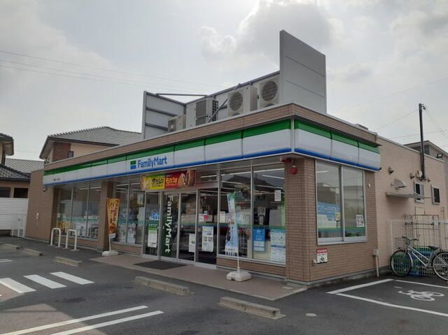 コンビニ　ファミリーマート 岡崎へごし町（コンビニ）まで400m