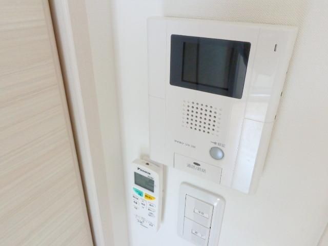 セキュリティ　TVモニター付きインターホン