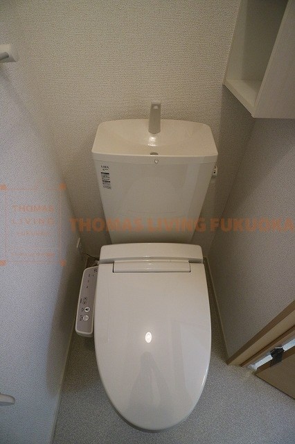 トイレ　うれしい温水洗浄便座つき