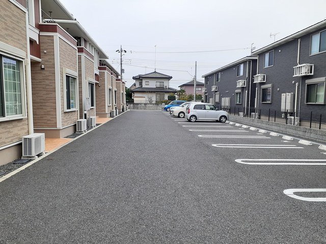 駐車場　車をお持ちの方に嬉しい駐車場付きの物件です
