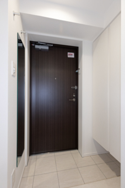玄関　※写真は同タイプ住戸です。